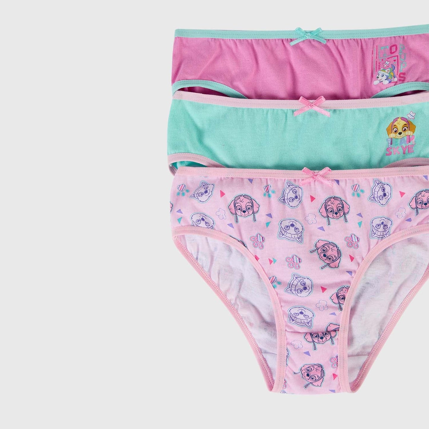 Calzón tripack de Paw Patrol en tonos rosa y verde, incluye estampados de Skye y sus amigos en un diseño alegre y divertido, ideal para pequeñas aventureras.