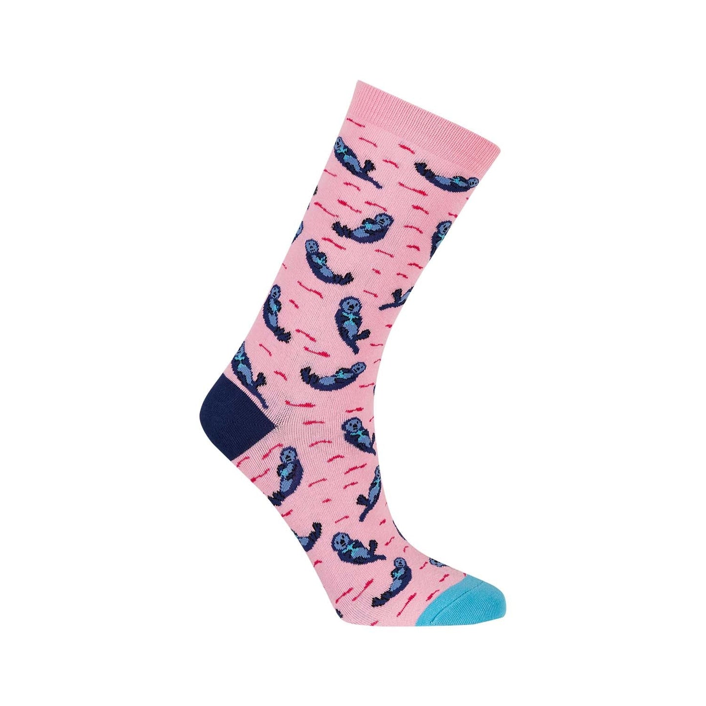 Calcetín de vestir rosa claro con estampado de nutrias azules nadando sobre líneas rojas, ideal para los amantes de la naturaleza y la diversión.