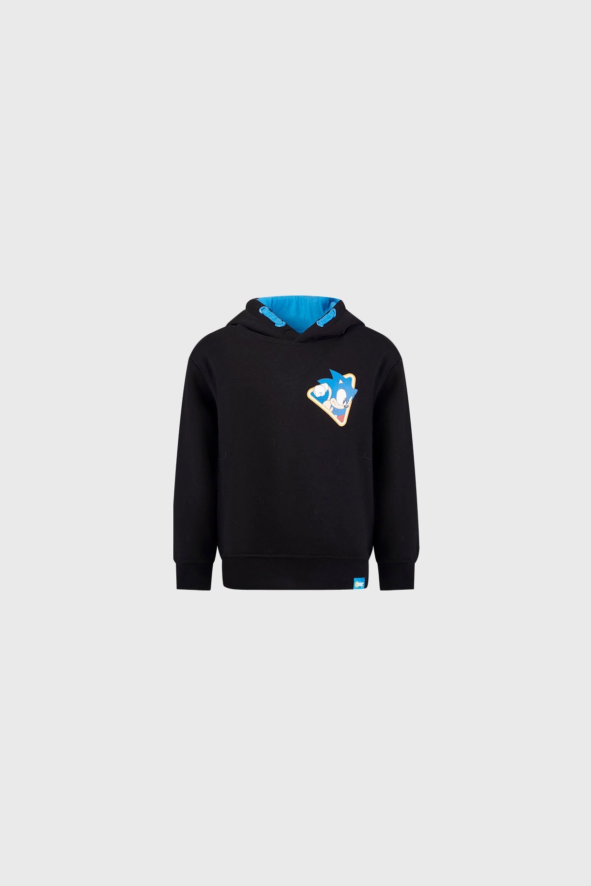 Polerón negro con capucha que presenta un diseño de Sonic, el icónico erizo azul, en un estampado colorido en el pecho, ideal para fans de videojuegos.