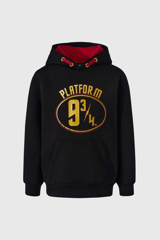 Polerón negro con capucha, estampado dorado de la Plataforma 9 3/4, detalles en rojo, ideal para los fans de Harry Potter.
