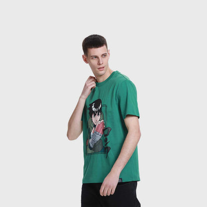 Polera verde con ilustración de Rock Lee en acción, destacando su técnica de combate, en un diseño vibrante que celebra el universo de Naruto.