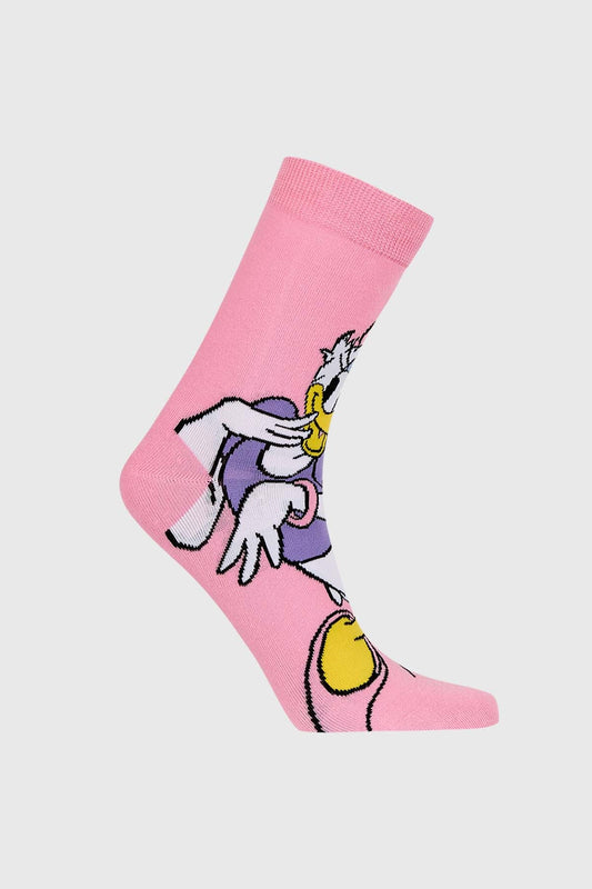 Calcetín de vestir rosa con diseño de Daisy Duck, que muestra a la icónica pato en pose coqueta, ideal para fans de Disney.