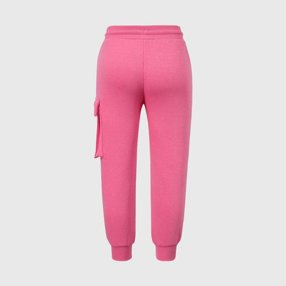 Pantalón buzo cargo rosado con estampado de Skye de Paw Patrol sonriendo y el texto "Cool Kind" en colores vibrantes, ideal para los pequeños aventureros.