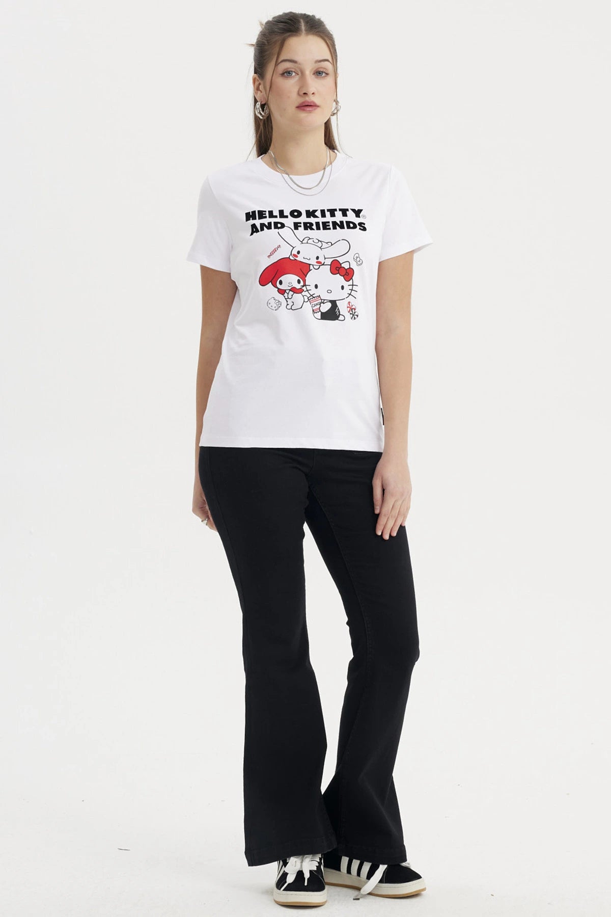 Polera Mujer Hello Kitty Y Sus Amigos Blanca