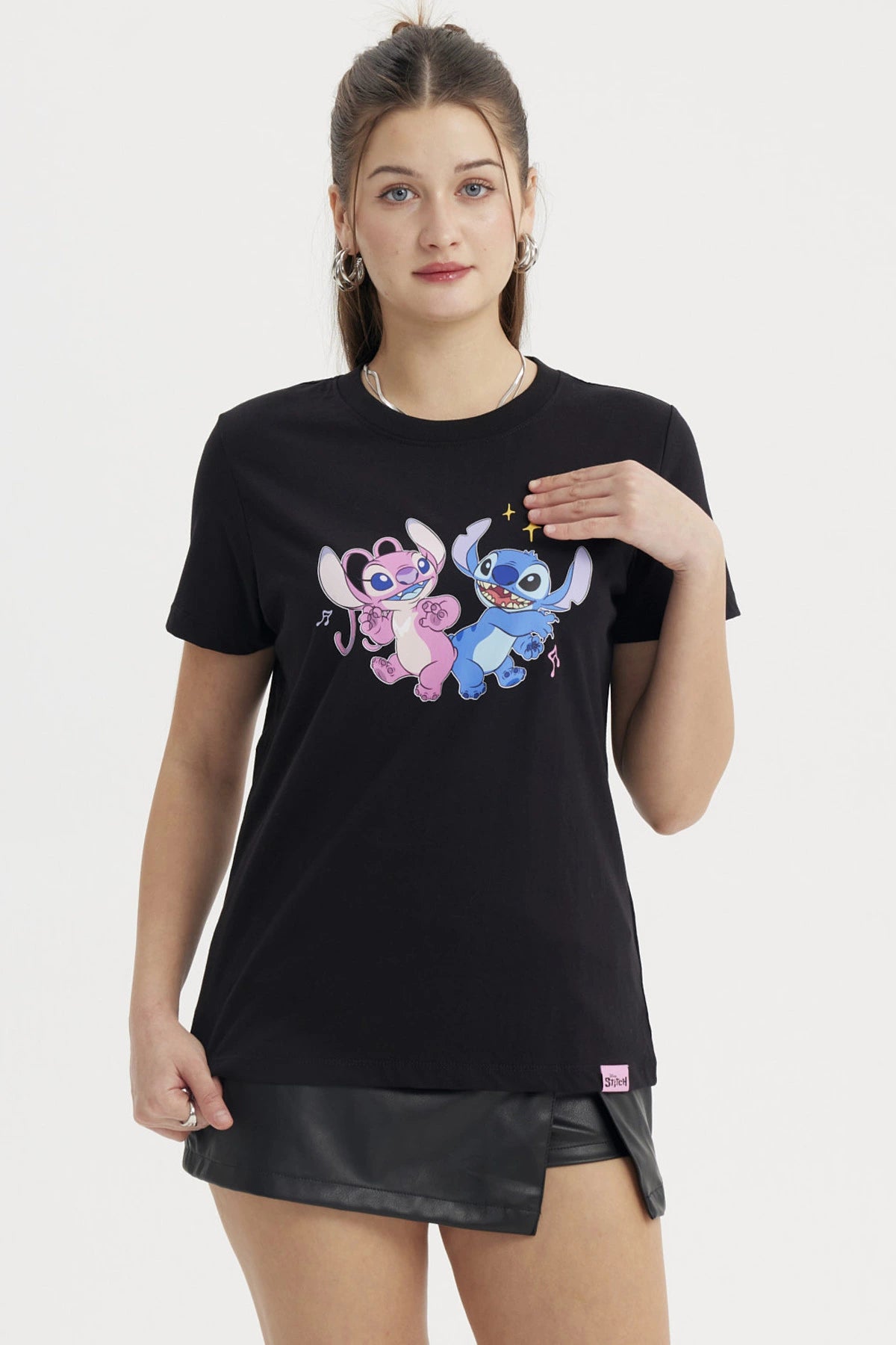 Polera Stitch & Angel Negra