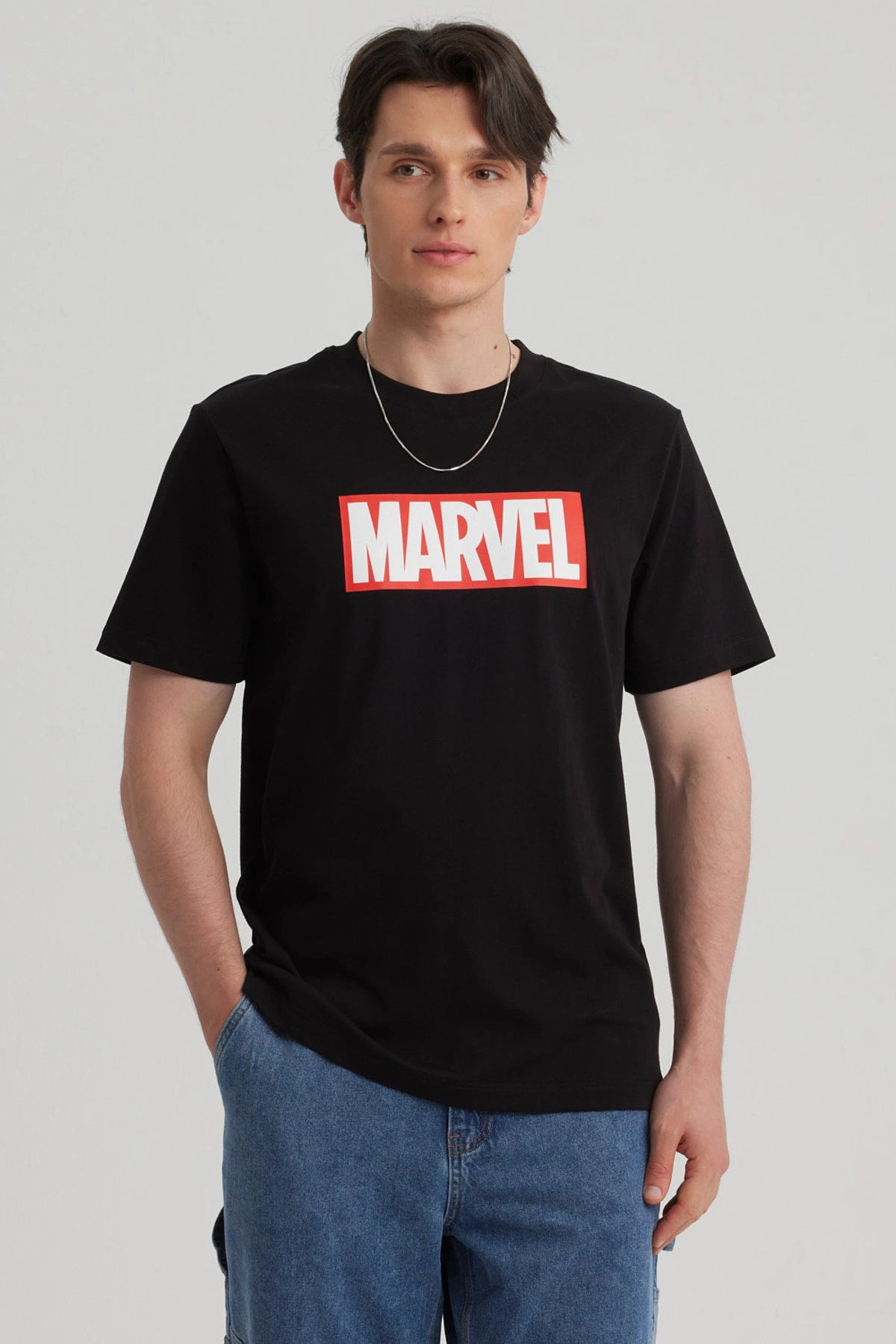 Polera Logo Marvel Negra