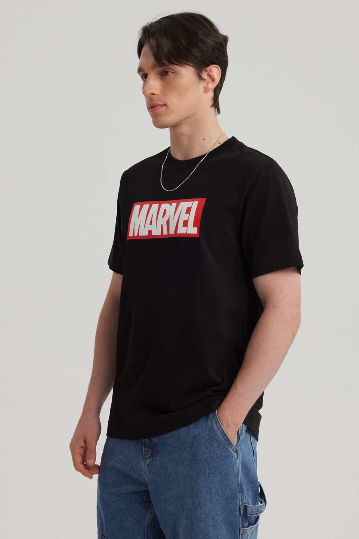 Polera Logo Marvel Negra