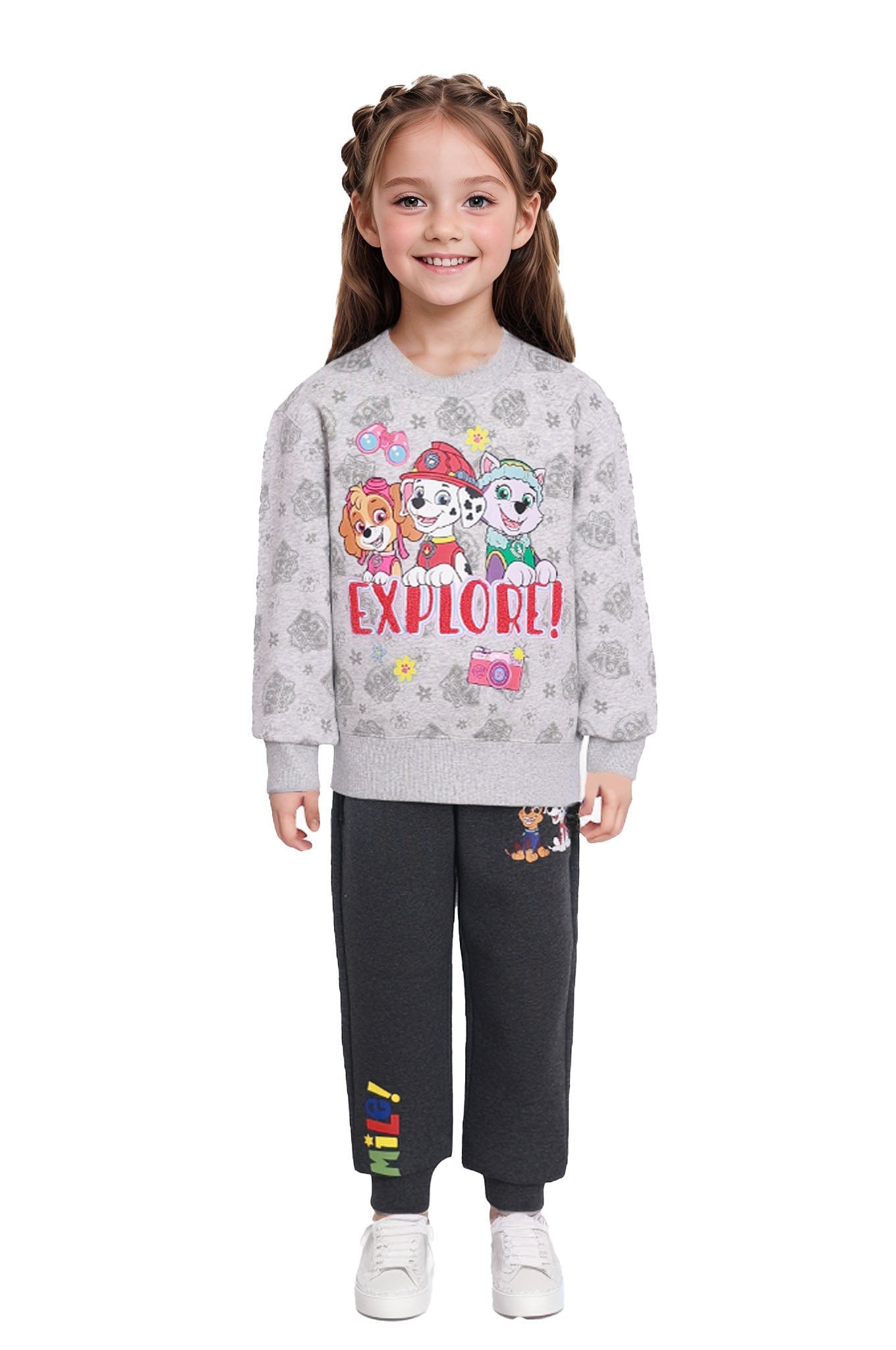 Polerón gris melange de Paw Patrol con estampado colorido de los personajes principales y la palabra 'EXPLORE!' en el centro, ideal para pequeños aventureros.