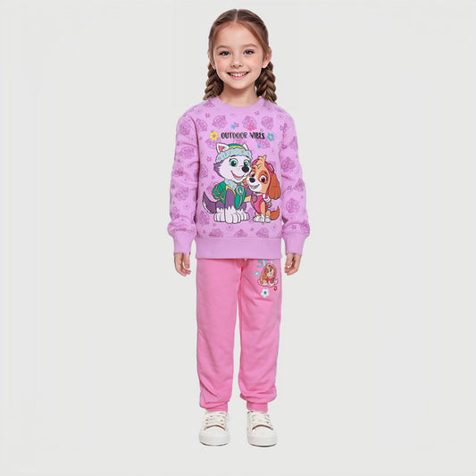 Polerón malva de Paw Patrol con estampado de Skye y Everest, mostrando su amistad y aventuras al aire libre, ideal para pequeños fans de la serie.