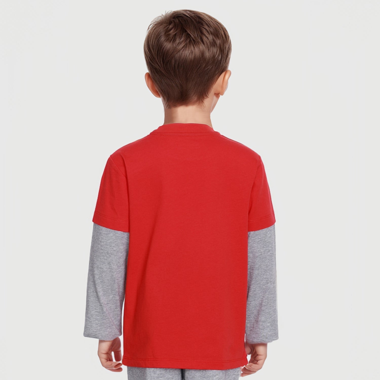 Polera roja de Paw Patrol con estampado de los cachorros Chase, Marshall y Rubble, con el texto 'SO COOL!' en la parte superior.