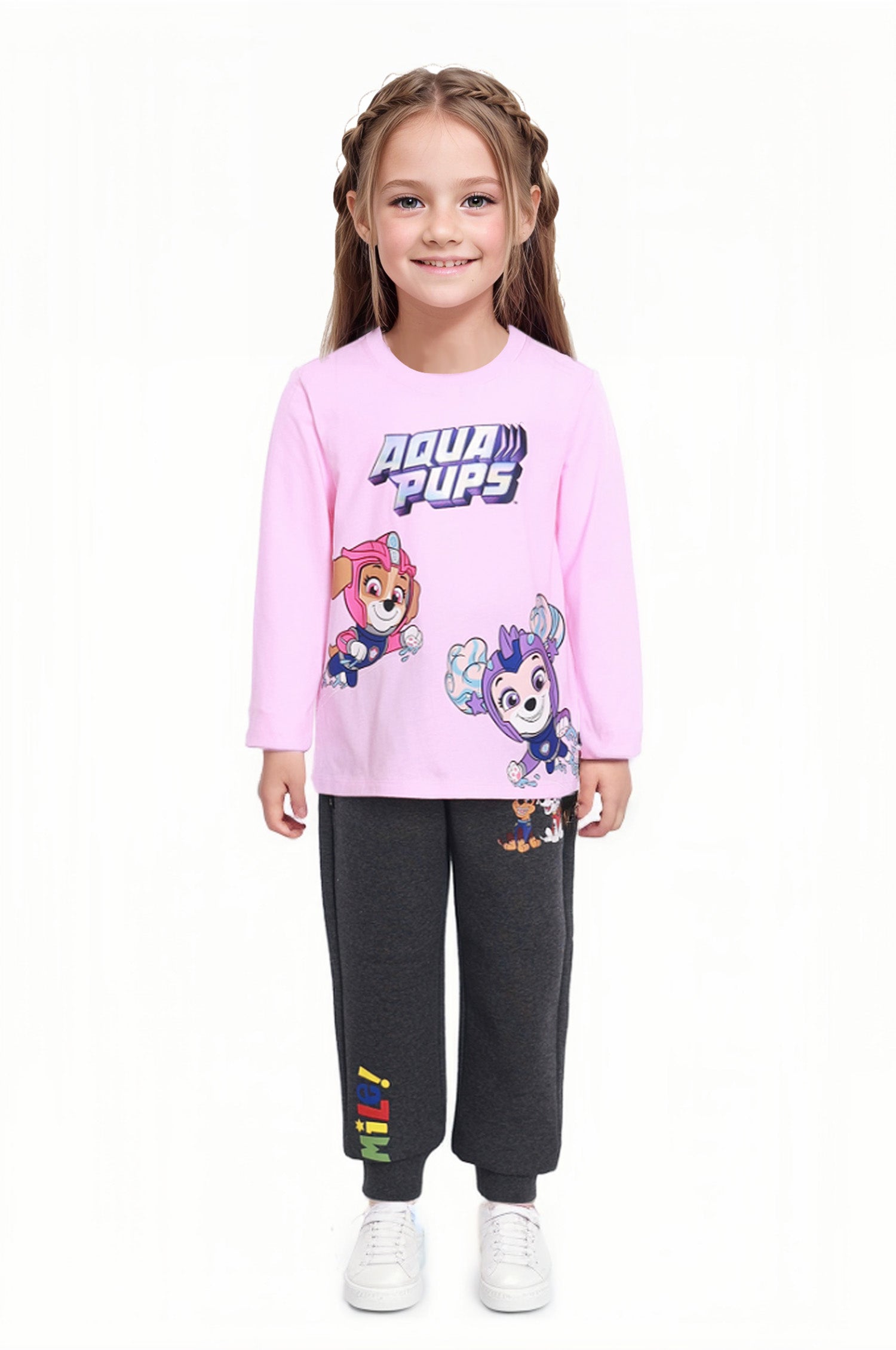 Polera rosada de Paw Patrol con ilustraciones de Skye y Rubble en acción acuática, destacando el logo 'Aqua Pups' en el centro.