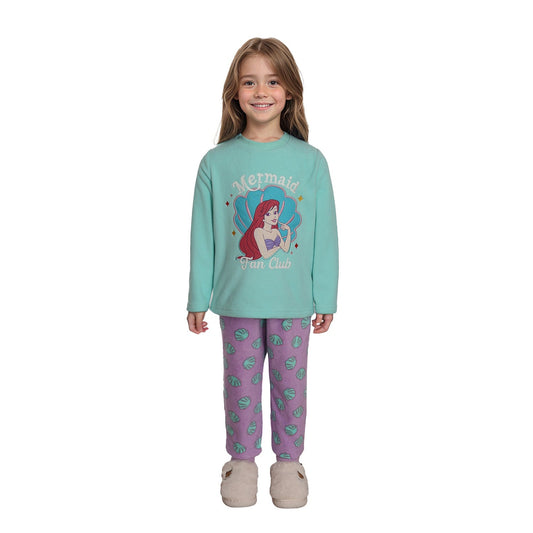 Pijama polar menta con diseño de Ariel, incluye un gráfico colorido de la sirena y un fondo de conchas en pantalones morados, ideal para fans de Disney.