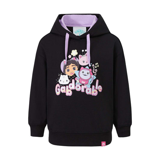 Polerón negro con capucha y detalles en morado, presenta un estampado colorido de Gabby y sus adorables amigos felinos en un diseño divertido y vibrante.