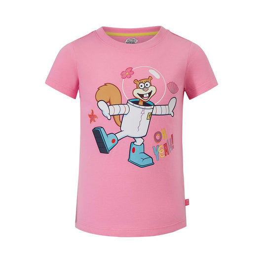 Polera rosa con estampado de Arenita, la ardilla astronauta de Bob Esponja, luciendo su traje espacial y el texto 'OH YEAH!' en colores vibrantes.