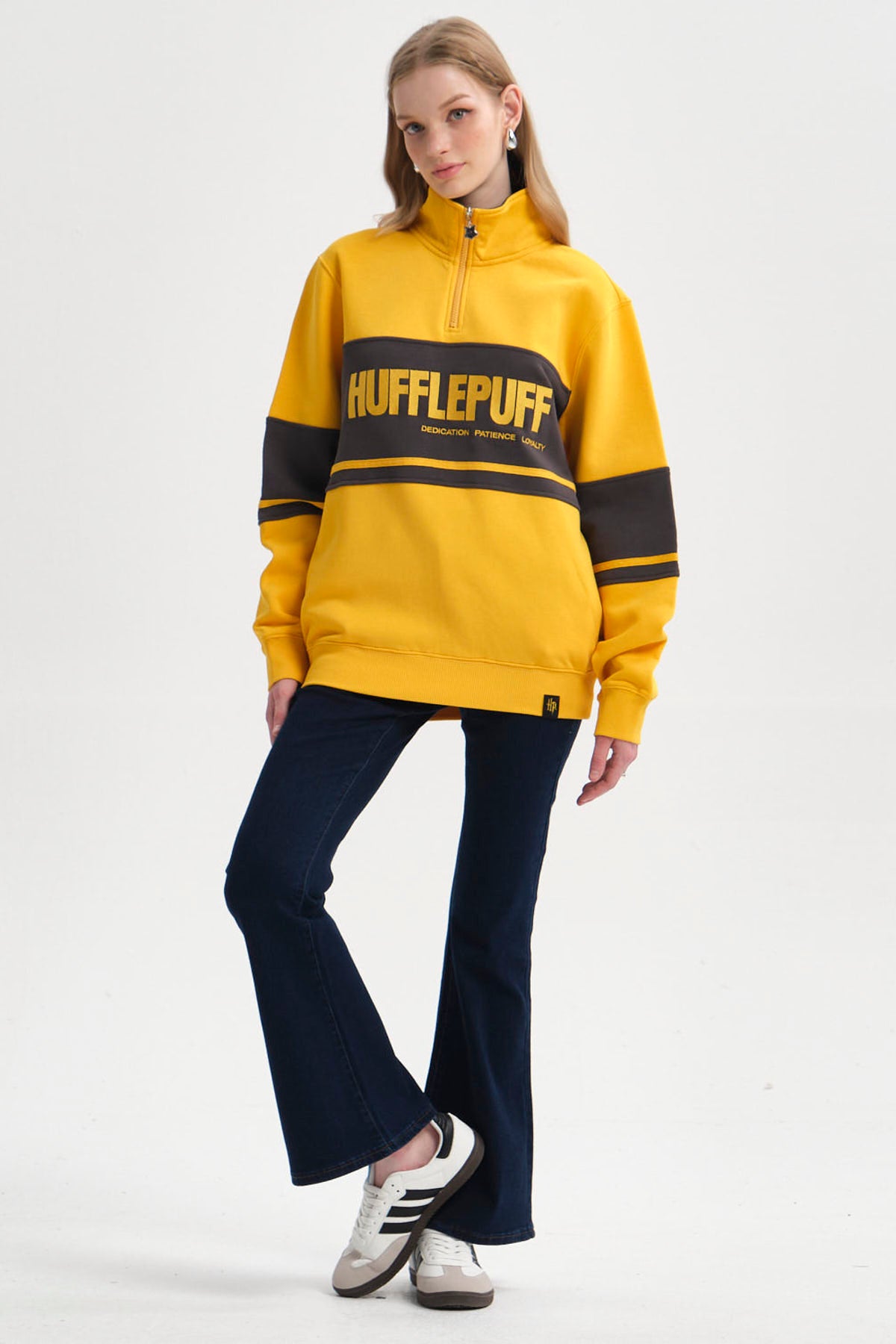 Polerón Harry Potter Hufflepuff Amarillo