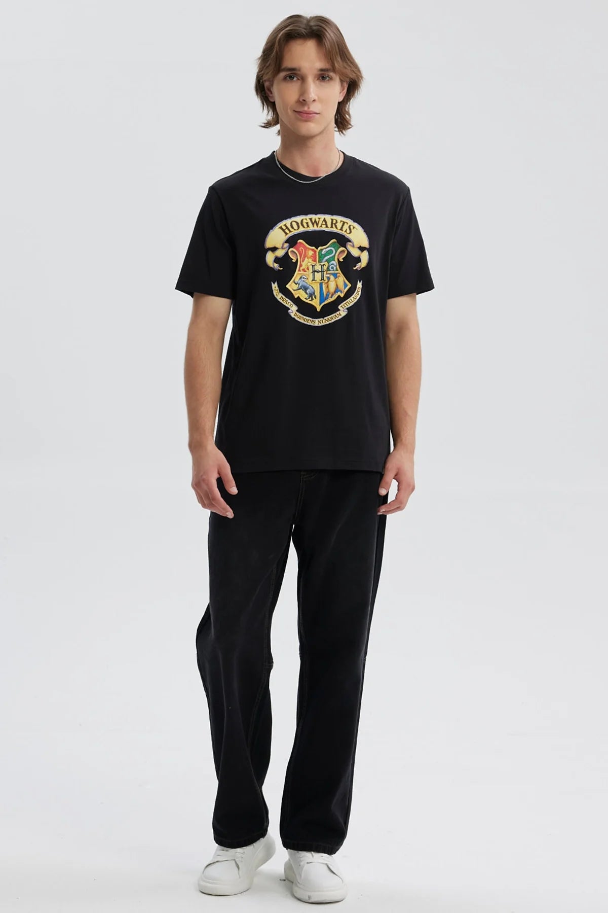 Polera Insignia Hogwarts Negra