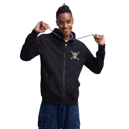 Polerón negro con capucha de One Piece, presenta el icónico logo de Luffy con su sombrero de paja en el pecho, ideal para los fanáticos del anime.