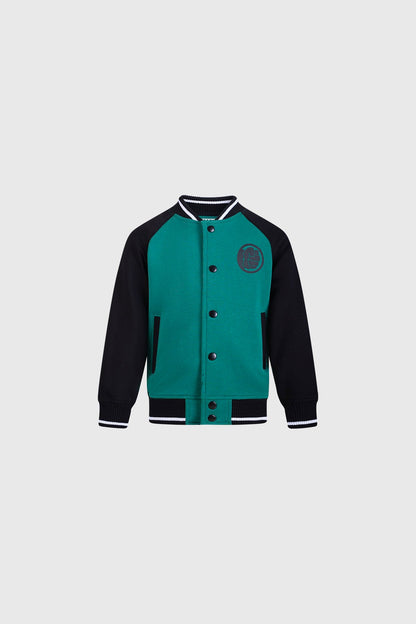 Polerón verde Hulk con mangas negras, presenta un logo del puño del personaje en el pecho, ideal para fans de Marvel que buscan estilo y comodidad.