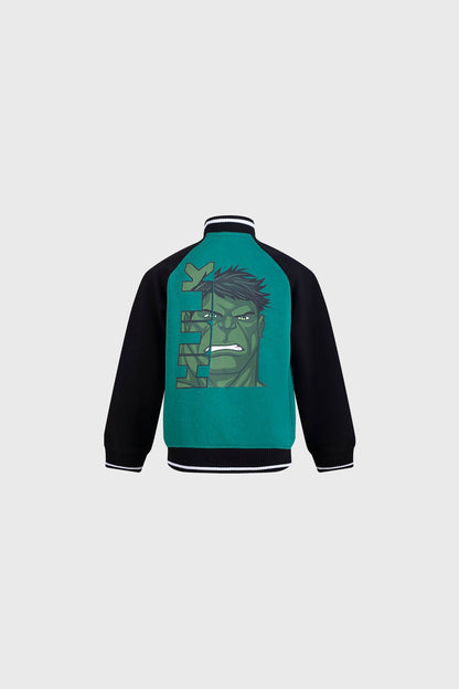 Polerón verde Hulk con mangas negras, presenta un logo del puño del personaje en el pecho, ideal para fans de Marvel que buscan estilo y comodidad.