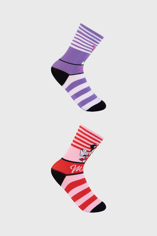 Calcetín bipack en tonos morado y rojo, uno con rayas y la icónica Minnie Mouse, el otro con un diseño a rayas y detalles de Daisy Duck, perfectos para fans de Disney.