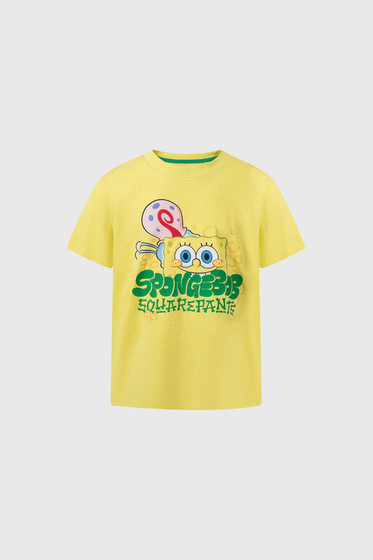 Polera amarilla de Bob Esponja con ilustración colorida del personaje y su caracol Gary, con texto en verde que dice 'SPONGEBOB SQUAREPANTS'.