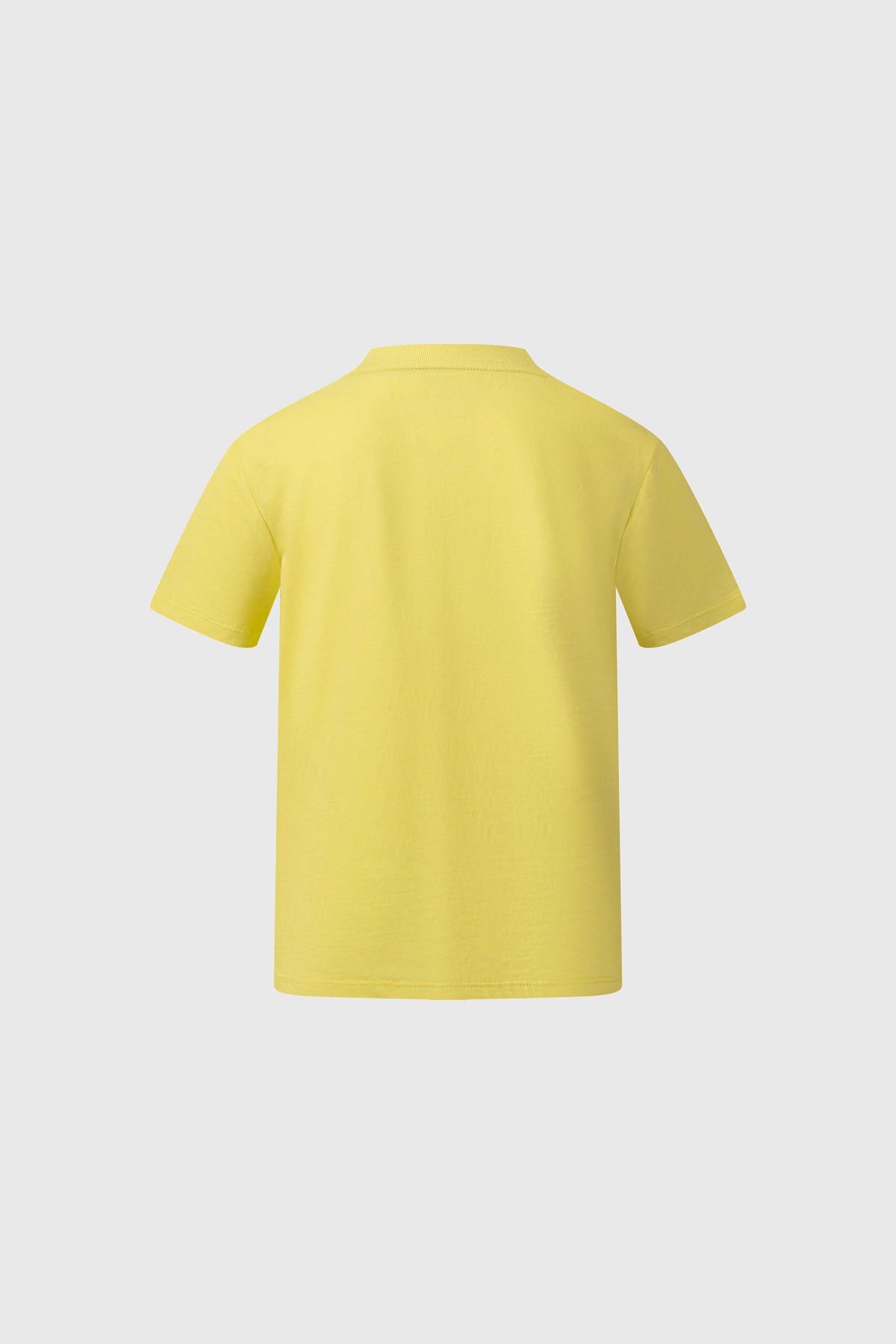 Polera amarilla de Bob Esponja con ilustración colorida del personaje y su caracol Gary, con texto en verde que dice 'SPONGEBOB SQUAREPANTS'.