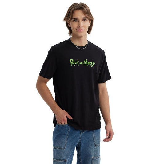 Polera negra de algodón con el logo de Rick & Morty en verde fosforescente, ideal para los fanáticos del multiverso de la serie.