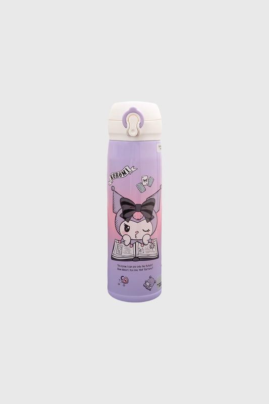 Termo morado de 450 ml con diseño de Kuromi, que muestra a la personaje leyendo un libro de adivinación, adornado con detalles en blanco y negro.