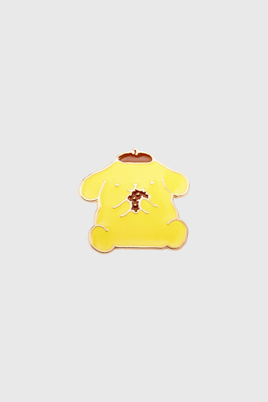 Pin de Pompompurin amarillo, un adorable perrito con un sombrero marrón y una expresión dulce, ideal para fans de Sanrio que buscan un toque tierno.
