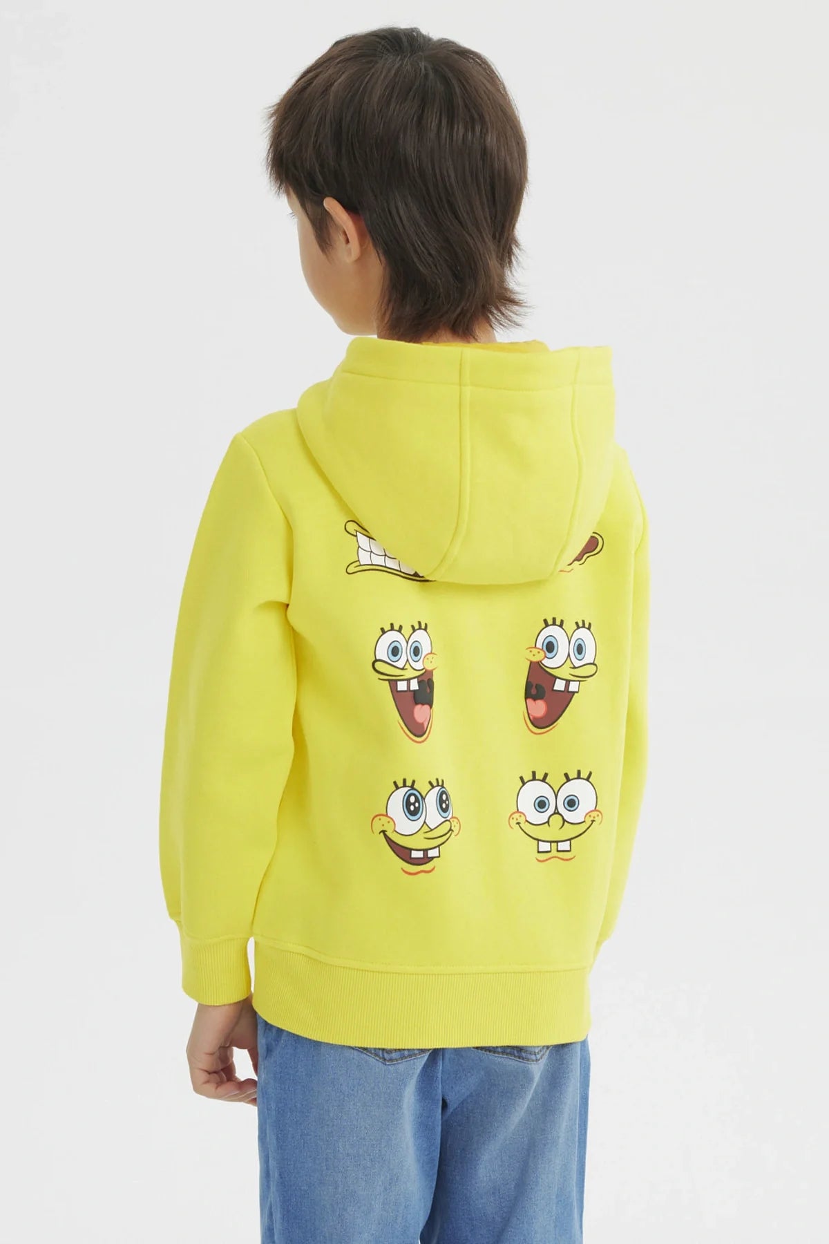 Polerón amarillo de Bob Esponja con ilustración vibrante del personaje y el texto 'I'M READY!' en el pecho, ideal para los fans de Nickelodeon.