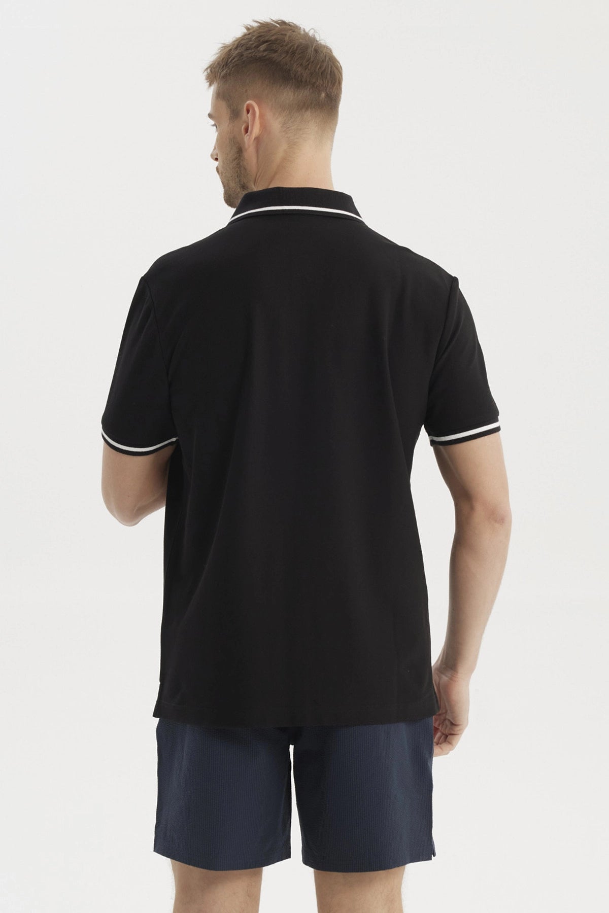 Polera Hombre Dragon Ball "Capsule Corp." Negra