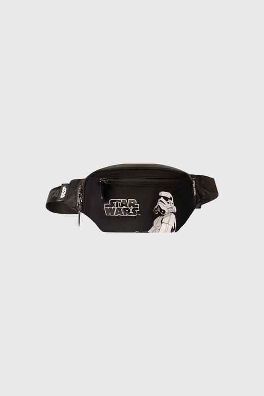 Banano negro de Star Wars con ilustración de Stormtrooper en blanco y logo en la parte frontal, ideal para fans del universo galáctico.